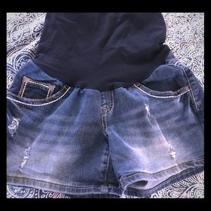 Maternity shorts